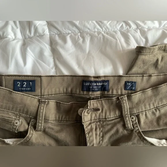 Men’s Lucky Brand Pants - Picture 2 of 2